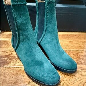 Frye Forest Green Suede Chelsea Boots